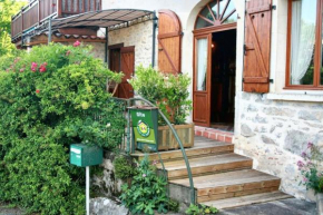 Maison charmante à Milhars avec terrasse et vue sur la ville